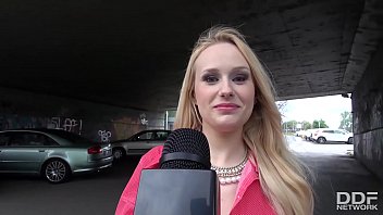 Blowjob Bliss – Voluptuous Vixen Devours Hard Cock With Passion
