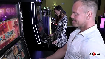 Casino Cash Blowbang: Skinny Girl’s Public Money Shot
