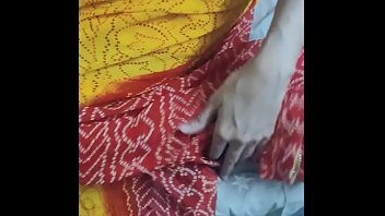 Sensual Sari-clad Aunty Seduced By Eager Young Stud