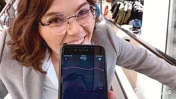 Secret Fitting Room Blowjob – Mall Shopping Turns Into A Public Cum Swallowing Fantasy