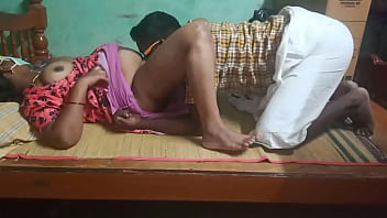 Sensual Desi Aunty’s Intimate Homemade Pleasure