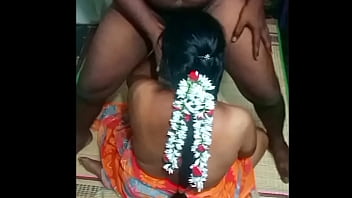 Sensual Indian Aunty’s Intimate Pleasure Session