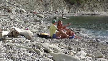 Travel Blogger Meets Nudist: Public Beach Blowjob In Bulgaria
