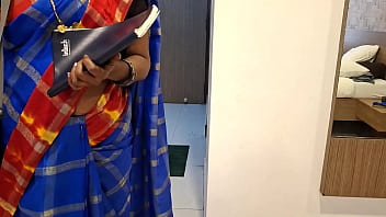 Sizzling Tamil Salesgirl’s Secret Affairs With Indian Men