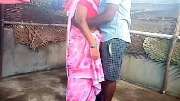 Sensual Saree Aunty’s Steamy Encounter With A Young Stud