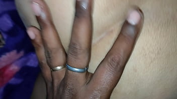 Sensual Indian Beauty Gives Intense Blowjob