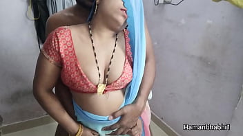 Sensual Saree Seduction: Desi Bhabhi’s Intimate Encounter With Her Husband
