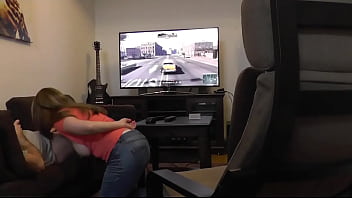 Britney’s Gaming Session: A Swallow And Swinging Tits Blowjob